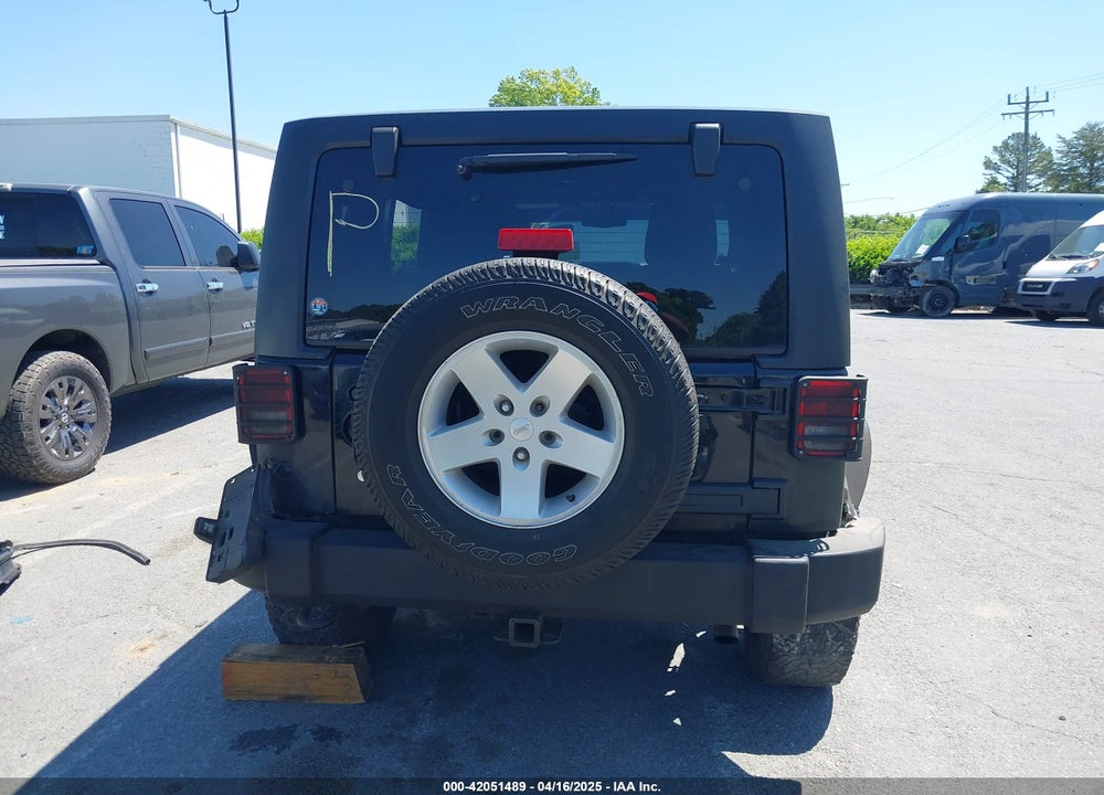 2014 JEEP WRANGLER UNLIMITED SPORT VIN: 1C4HJWDG5EL268736