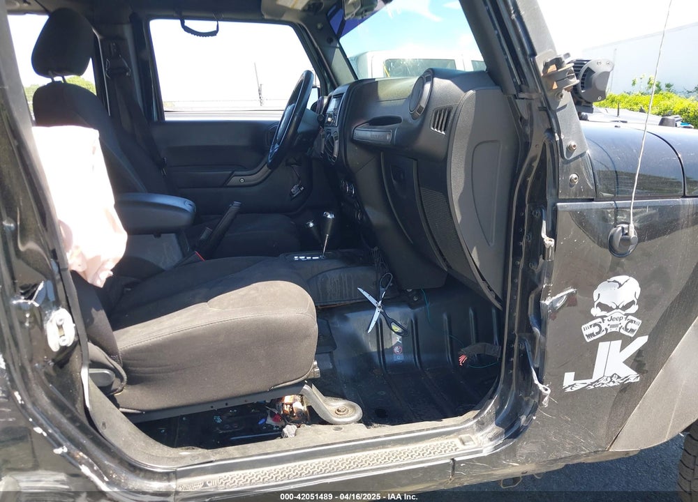 2014 JEEP WRANGLER UNLIMITED SPORT VIN: 1C4HJWDG5EL268736