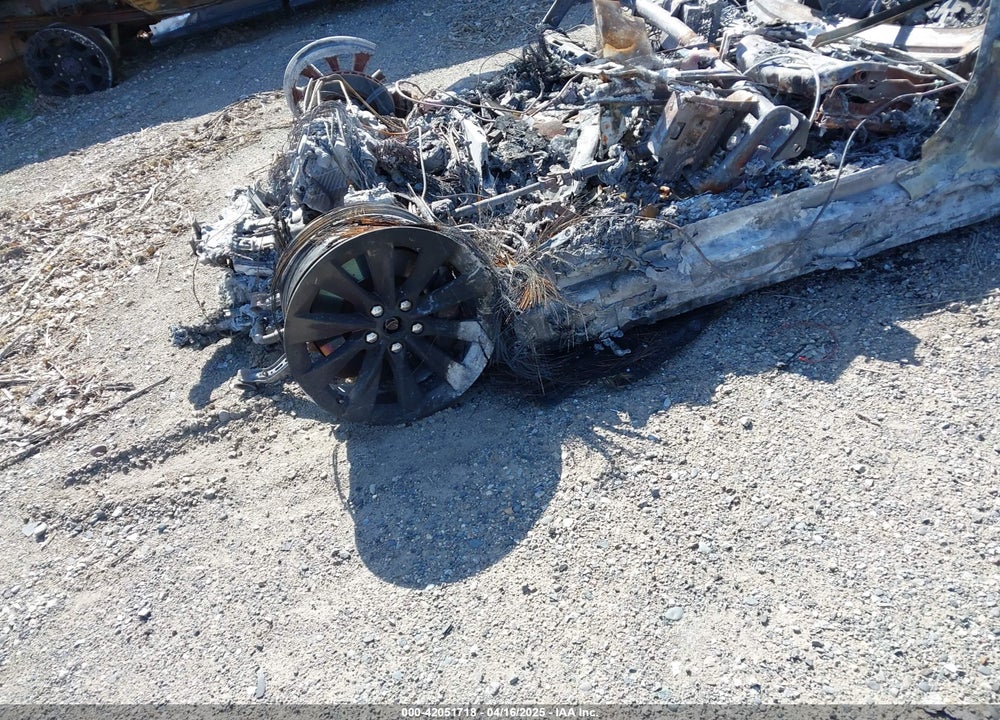 2015 TESLA MODEL S VIN: 5YJSA1H21FFP76696