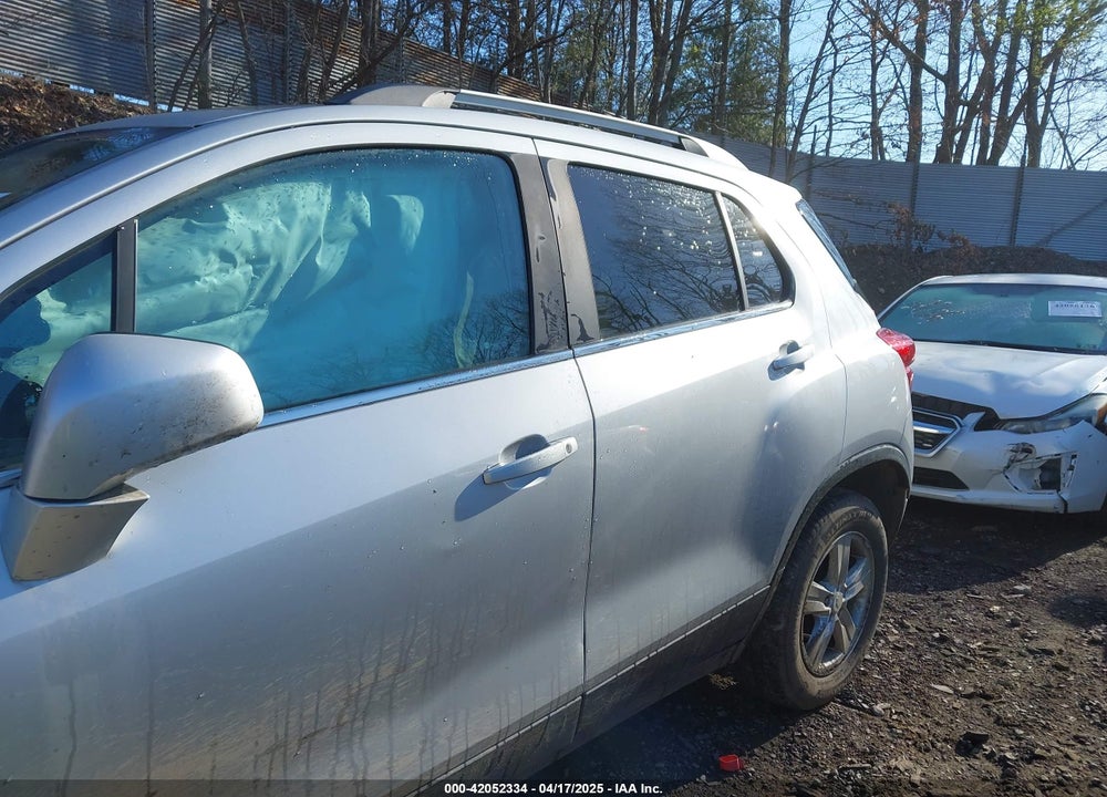 2018 CHEVROLET TRAX LT VIN: 3GNCJPSB4JL261158