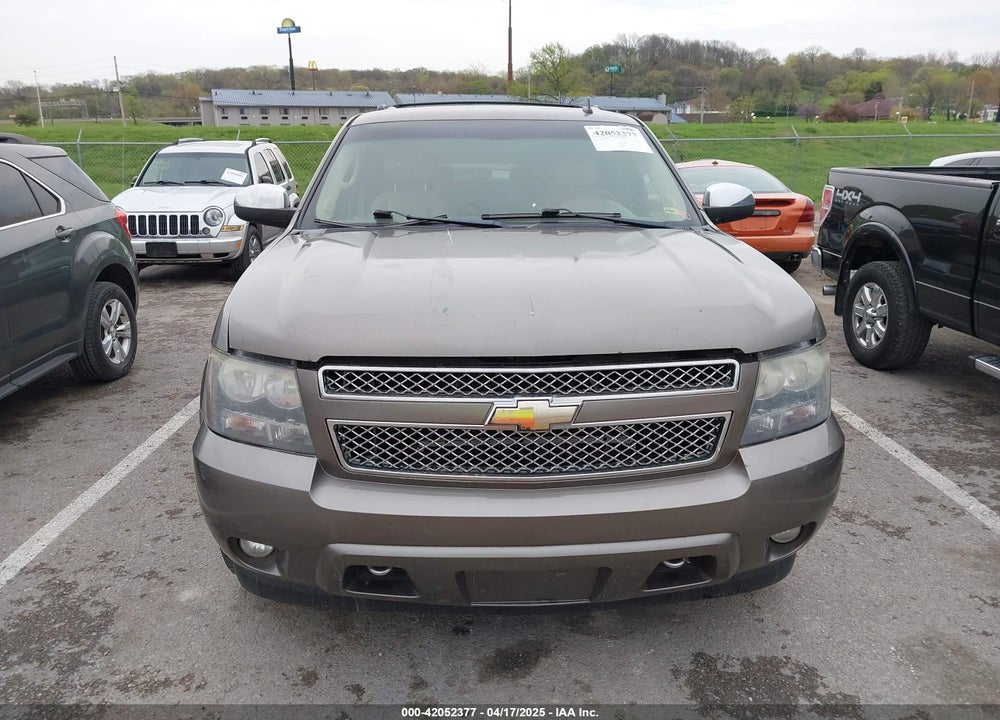 2011 CHEVROLET SUBURBAN 1500 LTZ VIN: 1GNSKKE32BR197356
