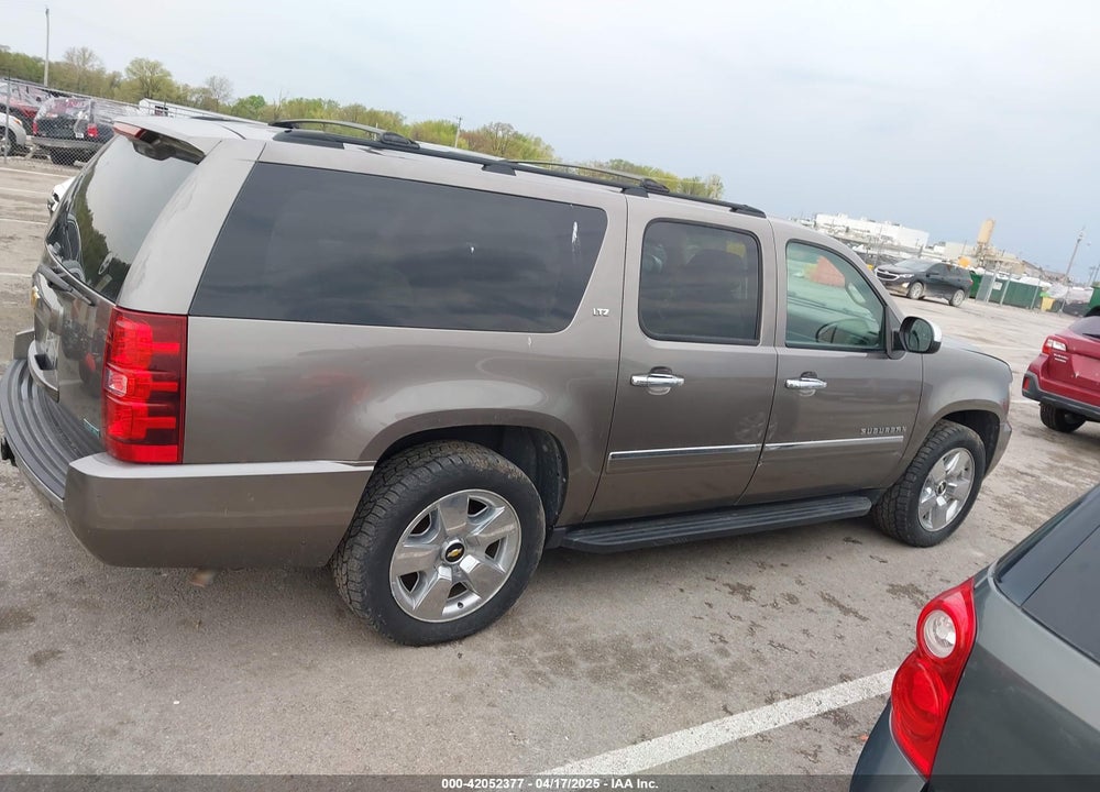 2011 CHEVROLET SUBURBAN 1500 LTZ VIN: 1GNSKKE32BR197356