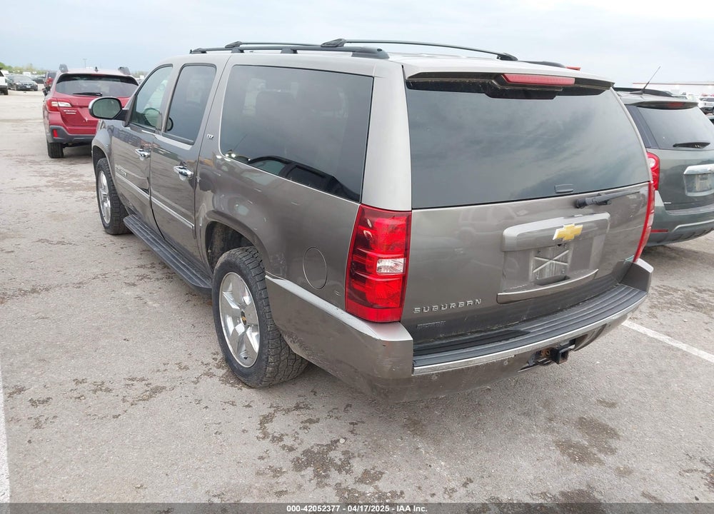 2011 CHEVROLET SUBURBAN 1500 LTZ VIN: 1GNSKKE32BR197356