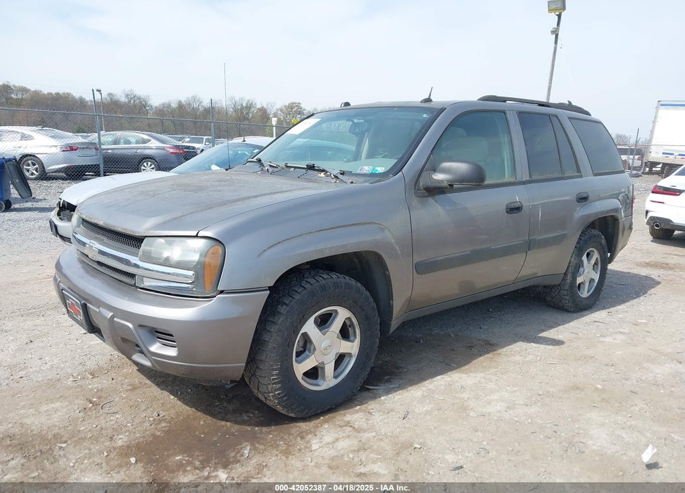 2005 CHEVROLET TRAILBLAZER LS VIN: 1GNDT13SX52338407