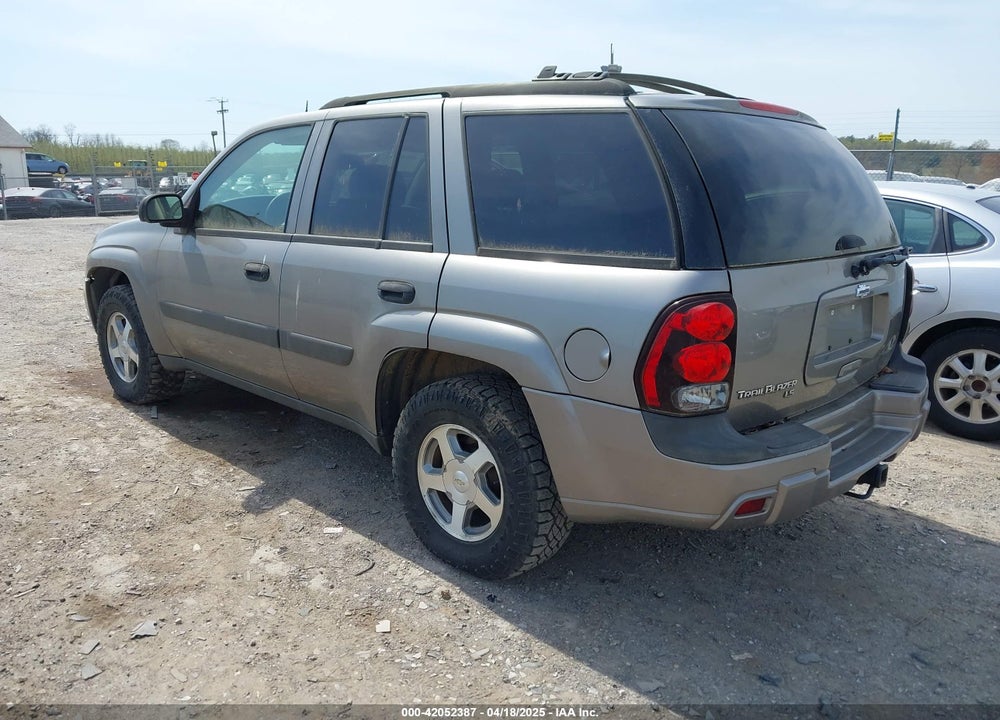 2005 CHEVROLET TRAILBLAZER LS VIN: 1GNDT13SX52338407