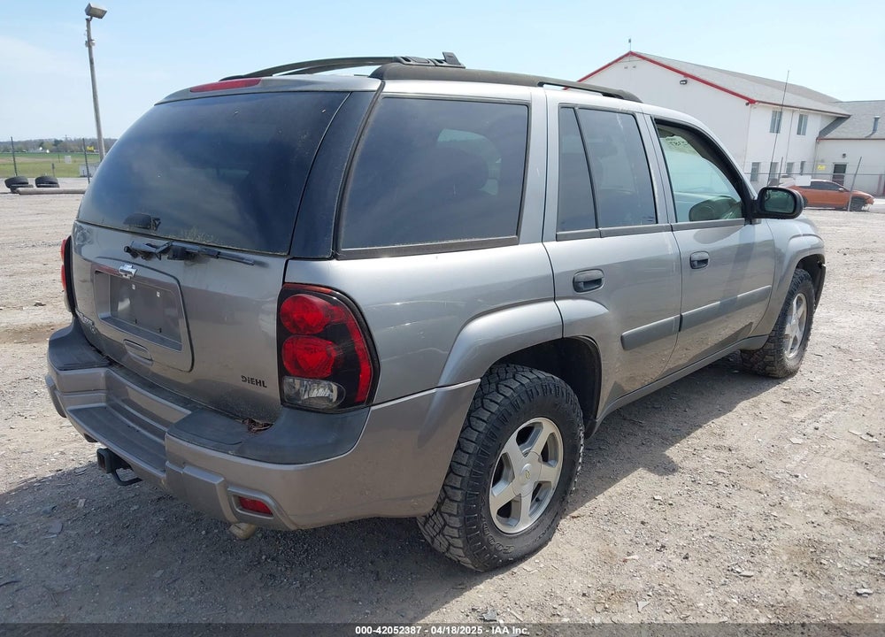 2005 CHEVROLET TRAILBLAZER LS VIN: 1GNDT13SX52338407