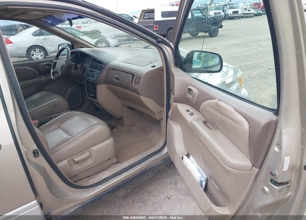 2000 TOYOTA SIENNA XLE VIN: 4T3ZF13C8YU201119