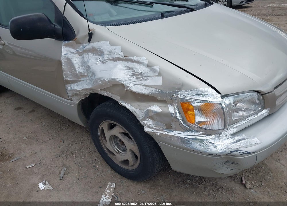 2000 TOYOTA SIENNA XLE VIN: 4T3ZF13C8YU201119