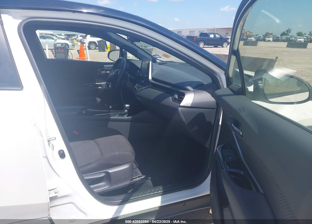 2019 TOYOTA C-HR XLE VIN: JTNKHMBX8K1061351