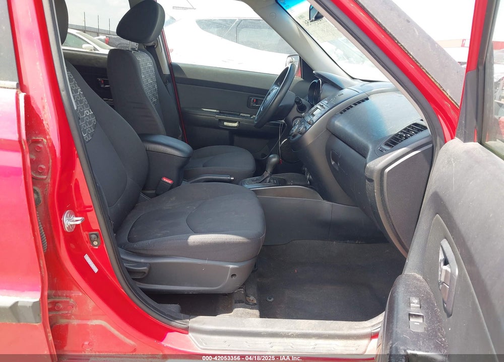 2011 KIA SOUL VIN: KNDJT2A2XB7288935