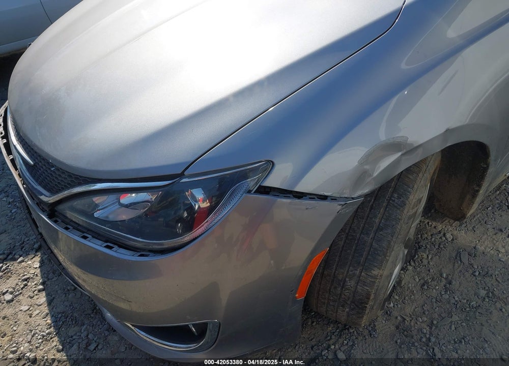 2018 CHRYSLER PACIFICA TOURING L VIN: 2C4RC1BG0JR110651