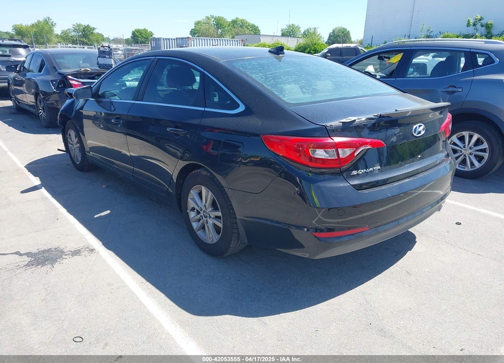 2015 HYUNDAI SONATA VIN: 5NPE24AF1FH210063