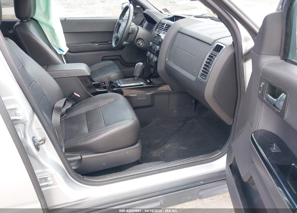 2011 FORD ESCAPE VIN: 1FMCU9EG0BKC17692