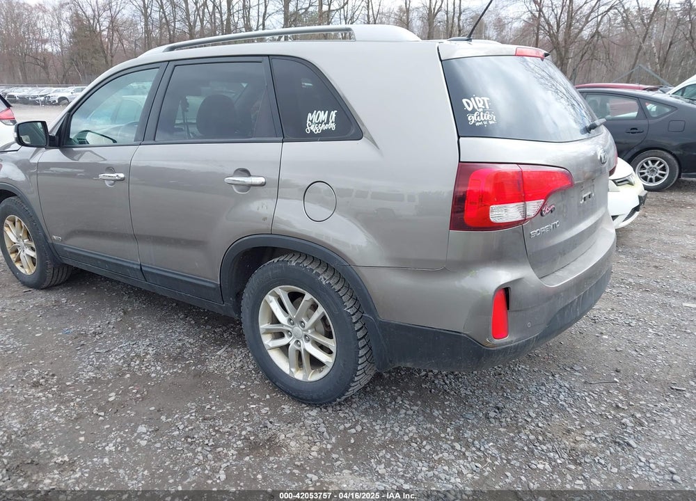2015 KIA SORENTO VIN: 5XYKTCA67FG655165