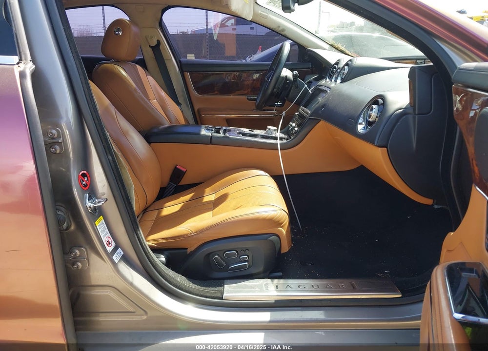 2011 JAGUAR XJ VIN: SAJWA1CBXBLV09848
