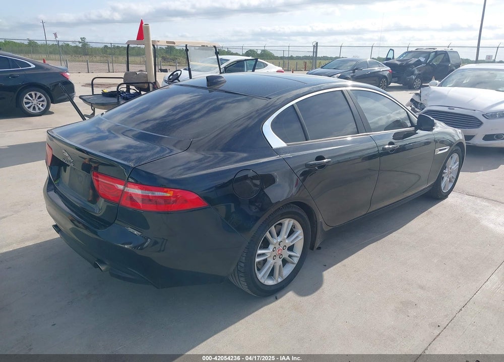 2017 JAGUAR XE VIN: SAJAD4BG7HA965178