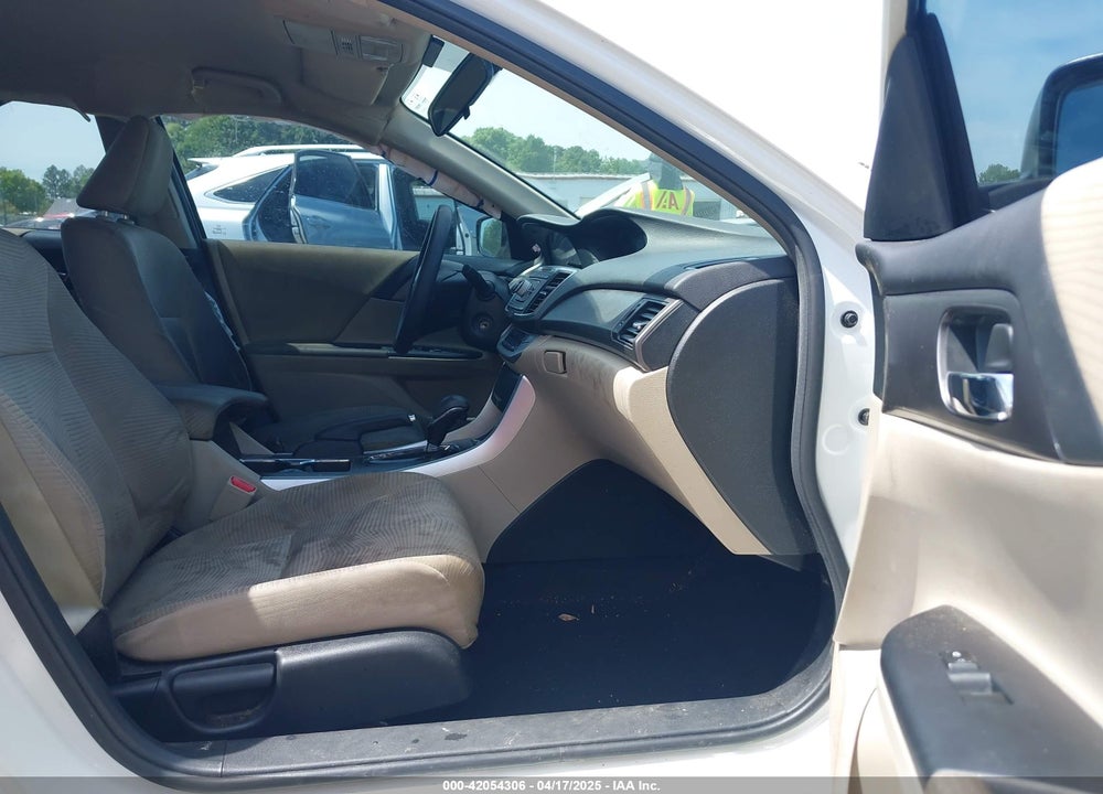 2014 HONDA ACCORD VIN: 1HGCR2F34EA032548