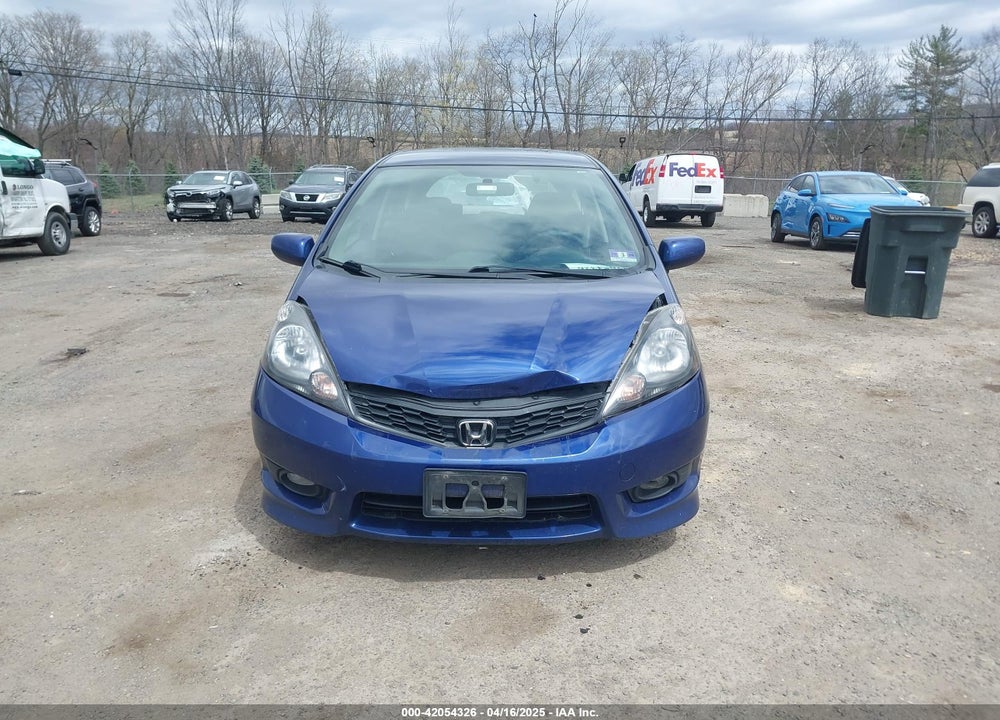 2013 HONDA FIT VIN: JHMGE8H69DC049353