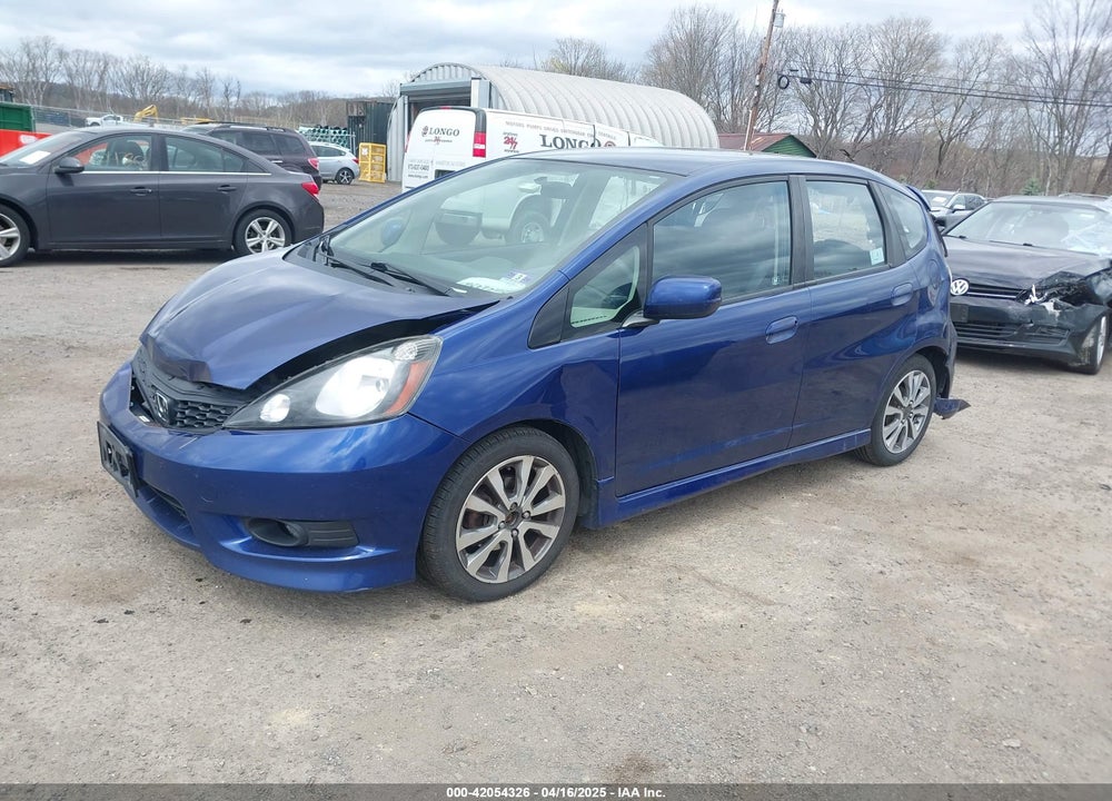 2013 HONDA FIT VIN: JHMGE8H69DC049353