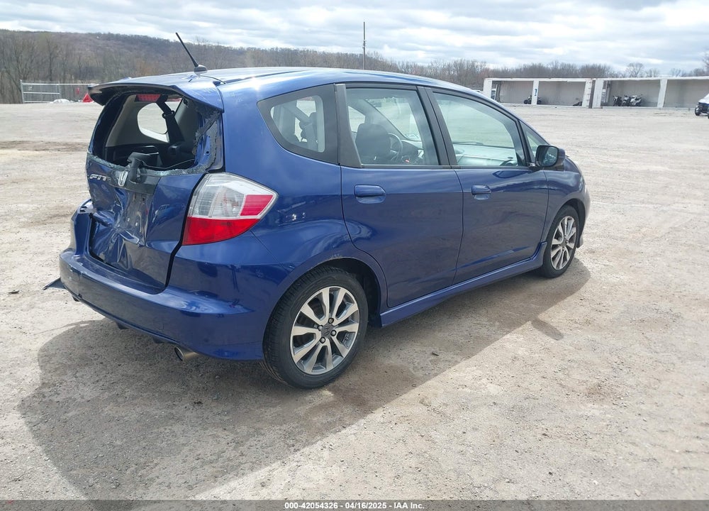 2013 HONDA FIT VIN: JHMGE8H69DC049353