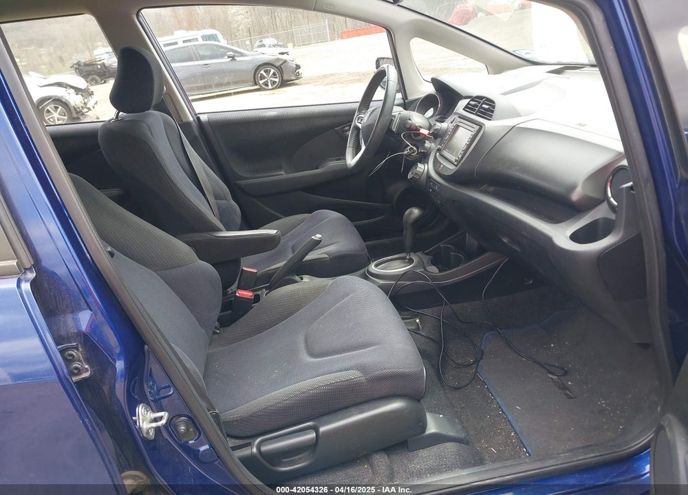 2013 HONDA FIT VIN: JHMGE8H69DC049353