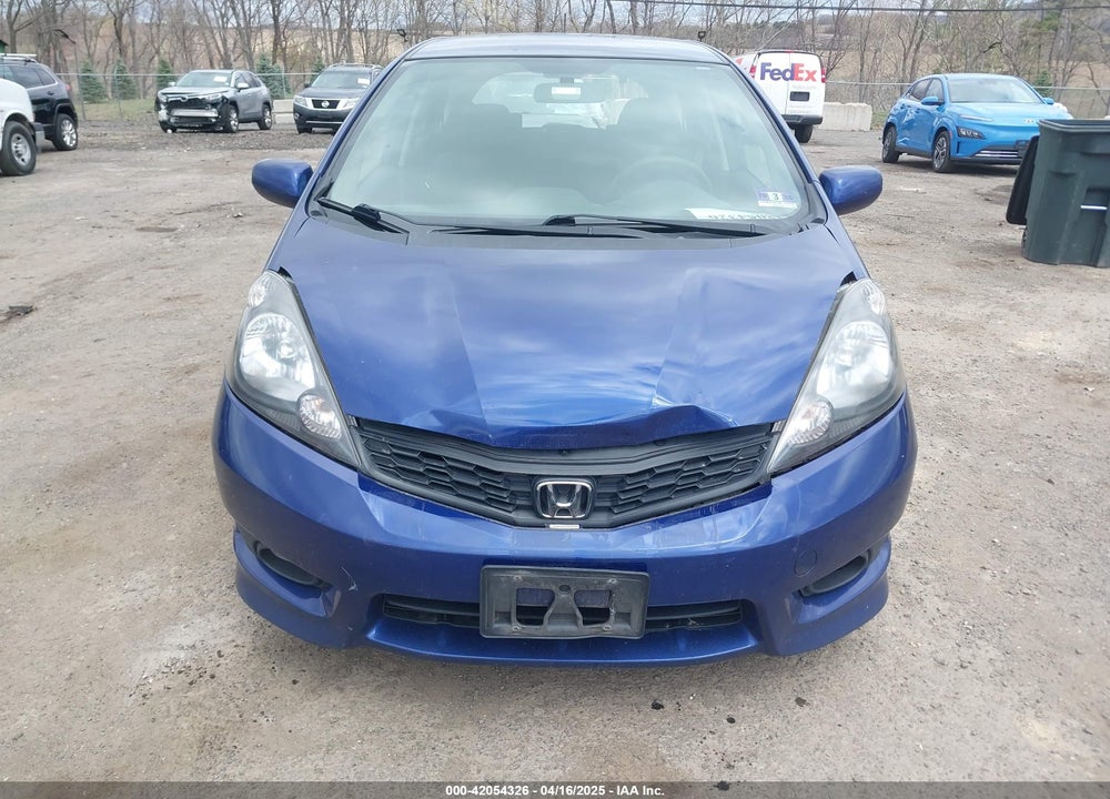 2013 HONDA FIT VIN: JHMGE8H69DC049353
