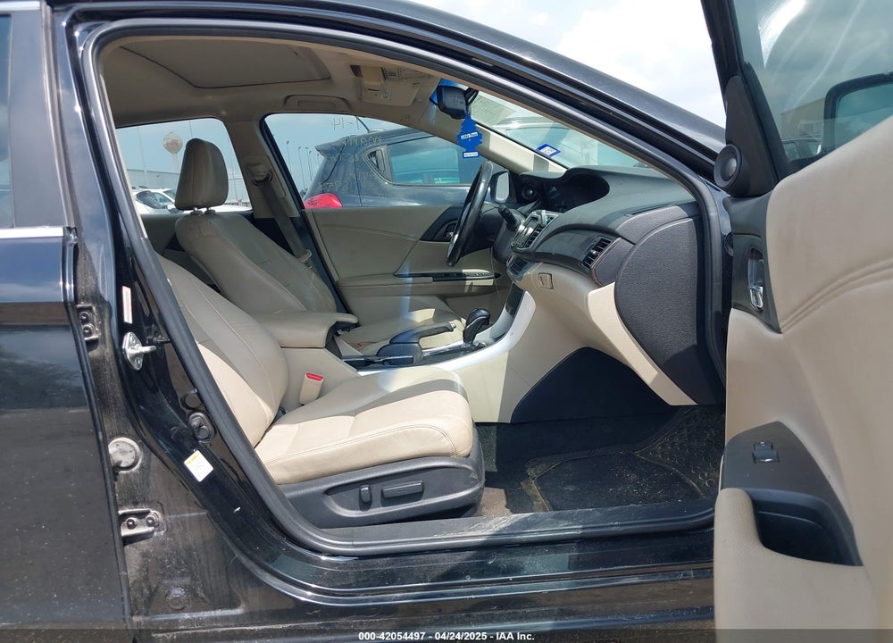 2013 HONDA ACCORD VIN: 1HGCR2F84DA241086