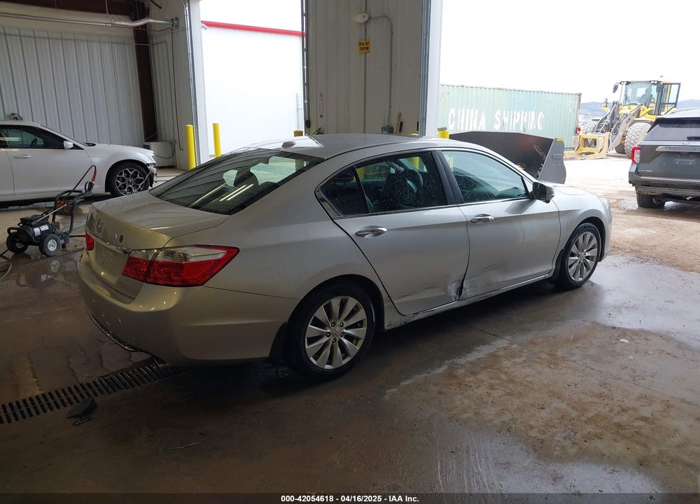 2013 HONDA ACCORD VIN: 1HGCR2F84DA044032
