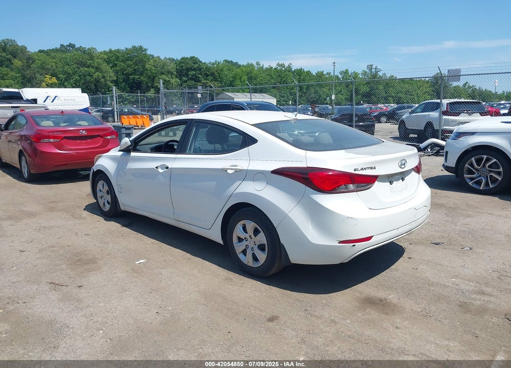2016 HYUNDAI ELANTRA SE VIN: 5NPDH4AE1GH766313
