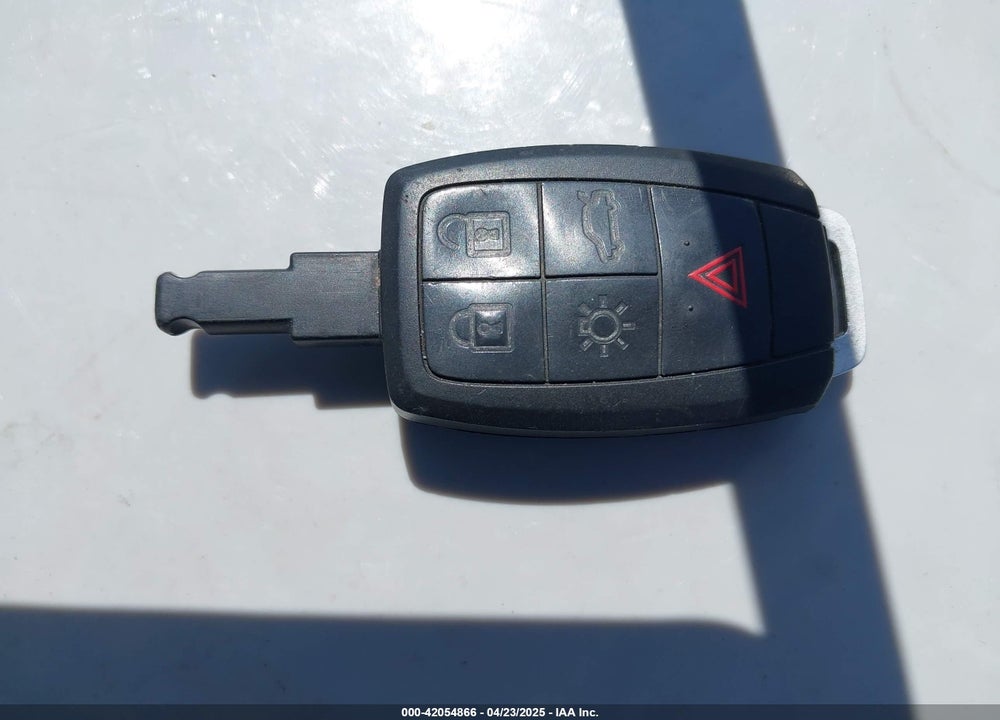 2009 VOLVO V50 2.4I VIN: YV1MW382792473588