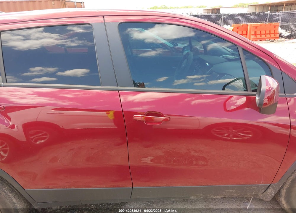 2021 CHEVROLET TRAX AWD LS VIN: KL7CJNSM2MB376505