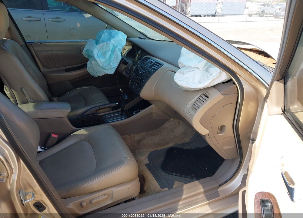 2002 HONDA ACCORD 3.0 EX VIN: 1HGCG16572A033397