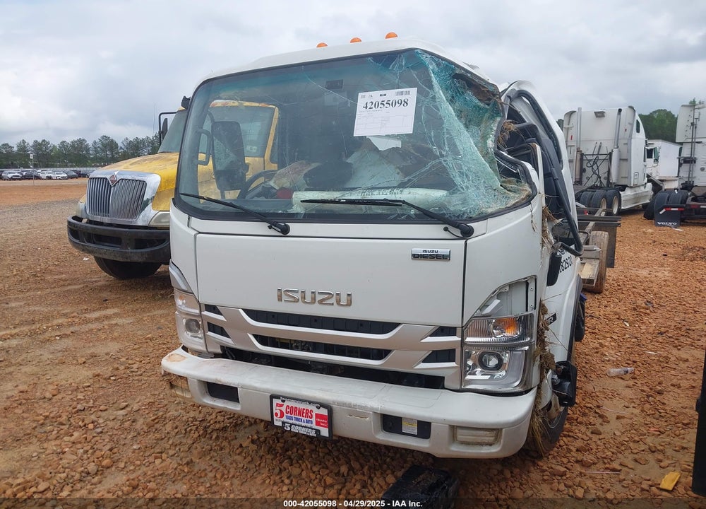 2024 ISUZU NRR VIN: JALE5W167R7301431