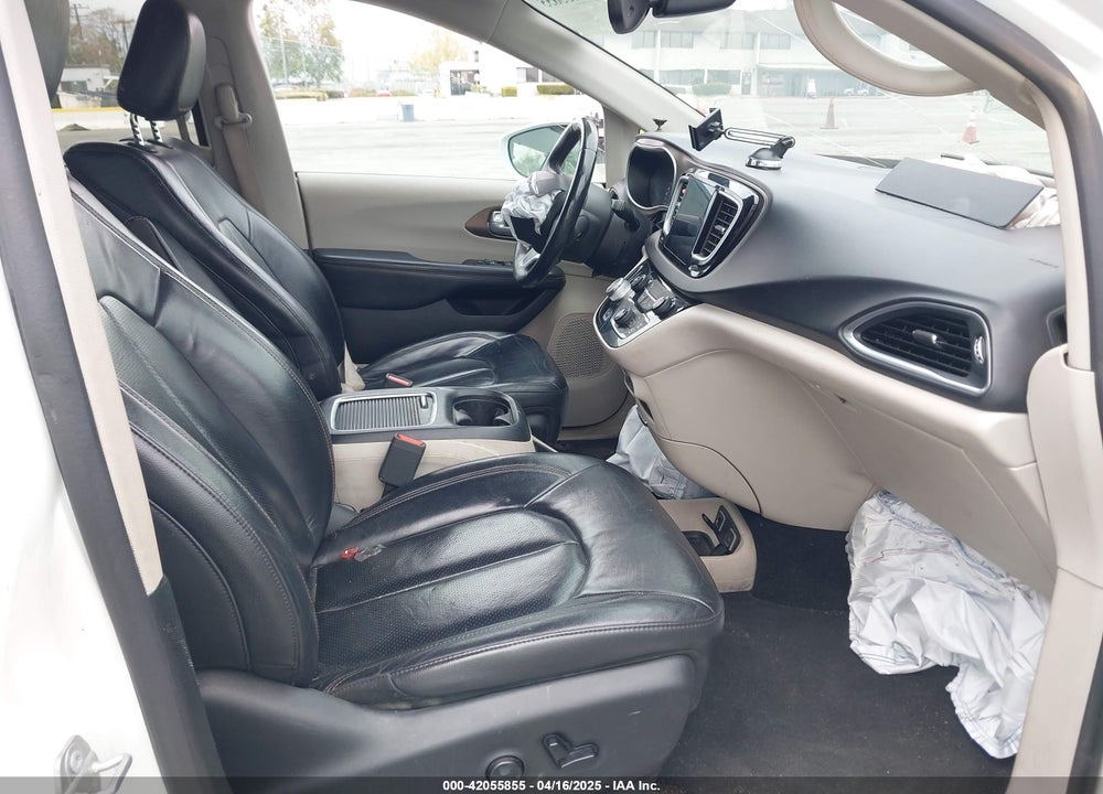 2017 CHRYSLER PACIFICA TOURING L PLUS VIN: 2C4RC1EG8HR570422
