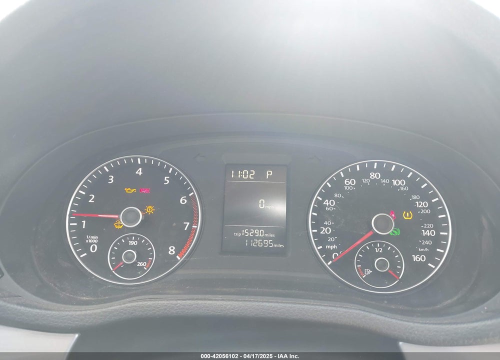 2015 VOLKSWAGEN PASSAT VIN: 1VWAT7A32FC082525