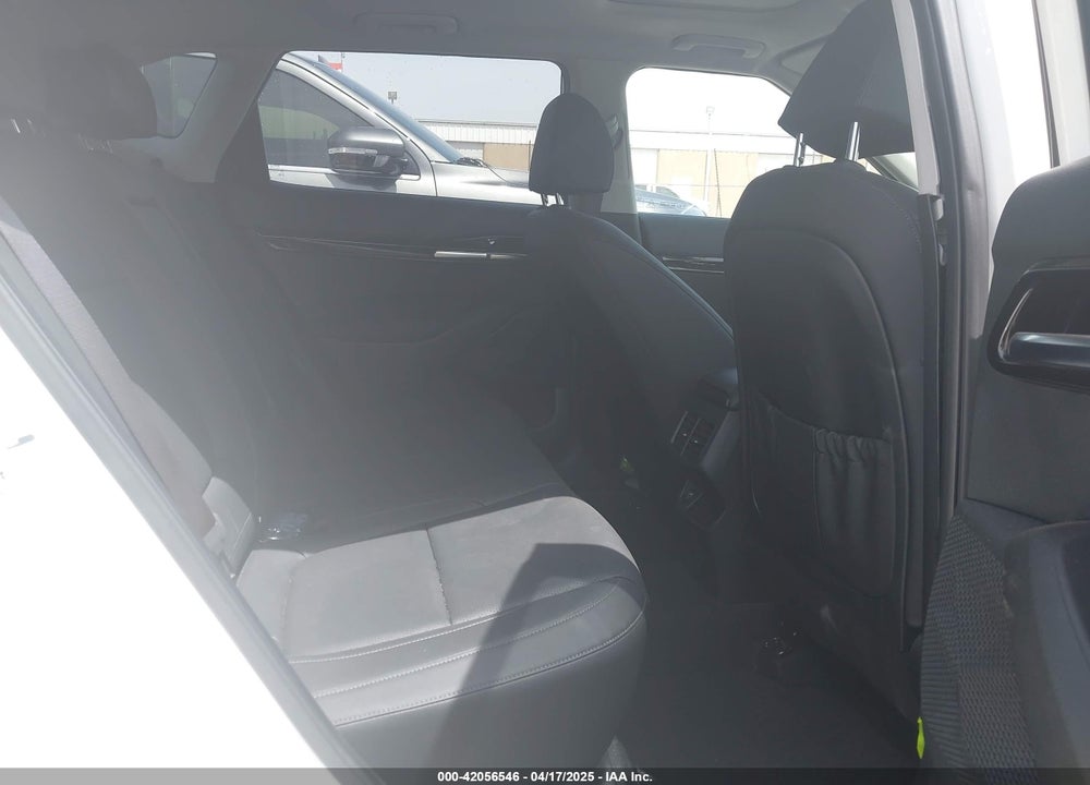 2021 KIA SELTOS EX VIN: KNDERCAA3M7229080