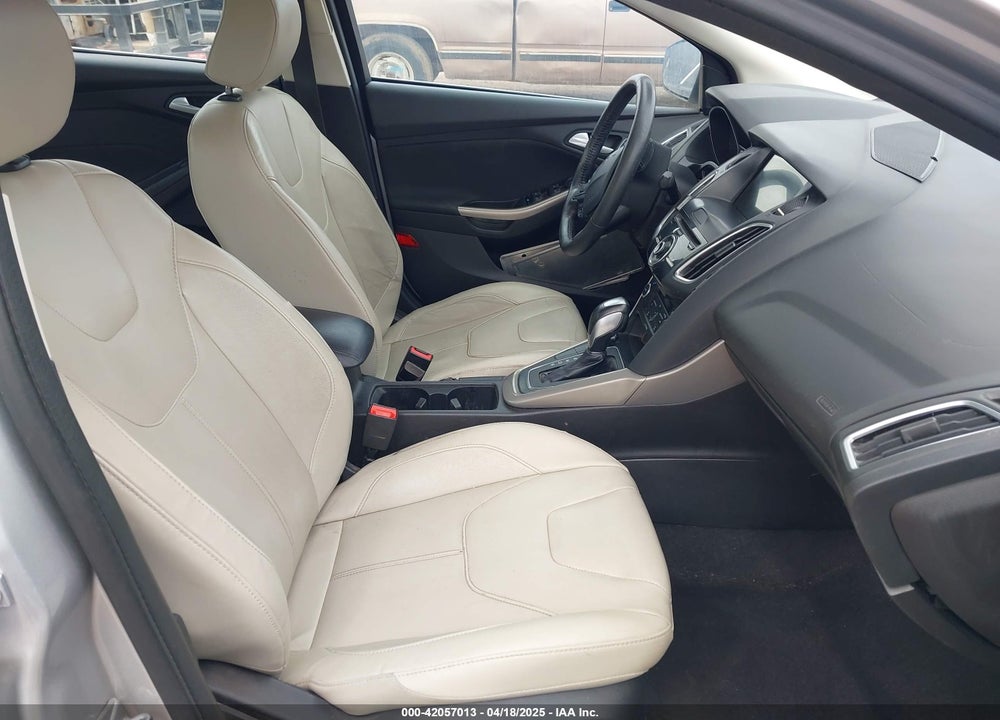 2017 FORD FOCUS VIN: 1FADP3J24HL229702