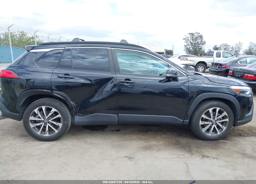 2022 TOYOTA COROLLA CROSS XLE VIN: 7MUDAABG6NV030600
