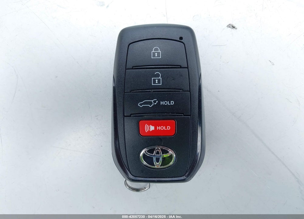 2022 TOYOTA COROLLA CROSS XLE VIN: 7MUDAABG6NV030600