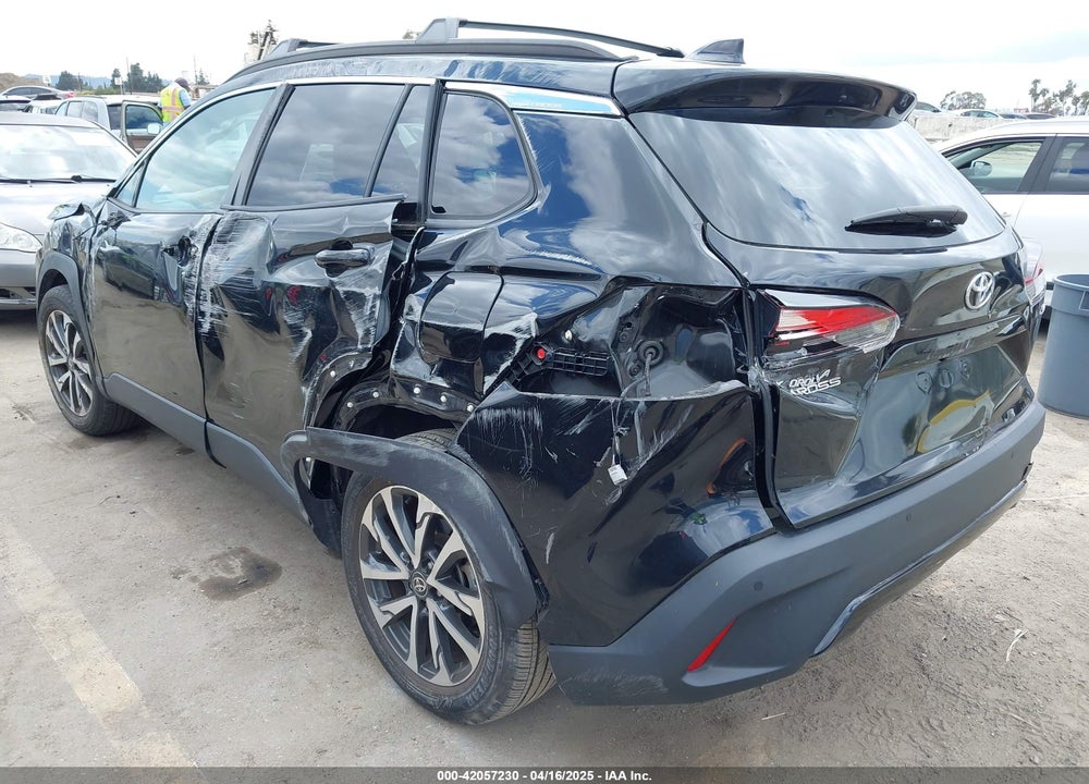 2022 TOYOTA COROLLA CROSS XLE VIN: 7MUDAABG6NV030600