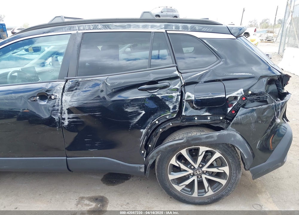 2022 TOYOTA COROLLA CROSS XLE VIN: 7MUDAABG6NV030600