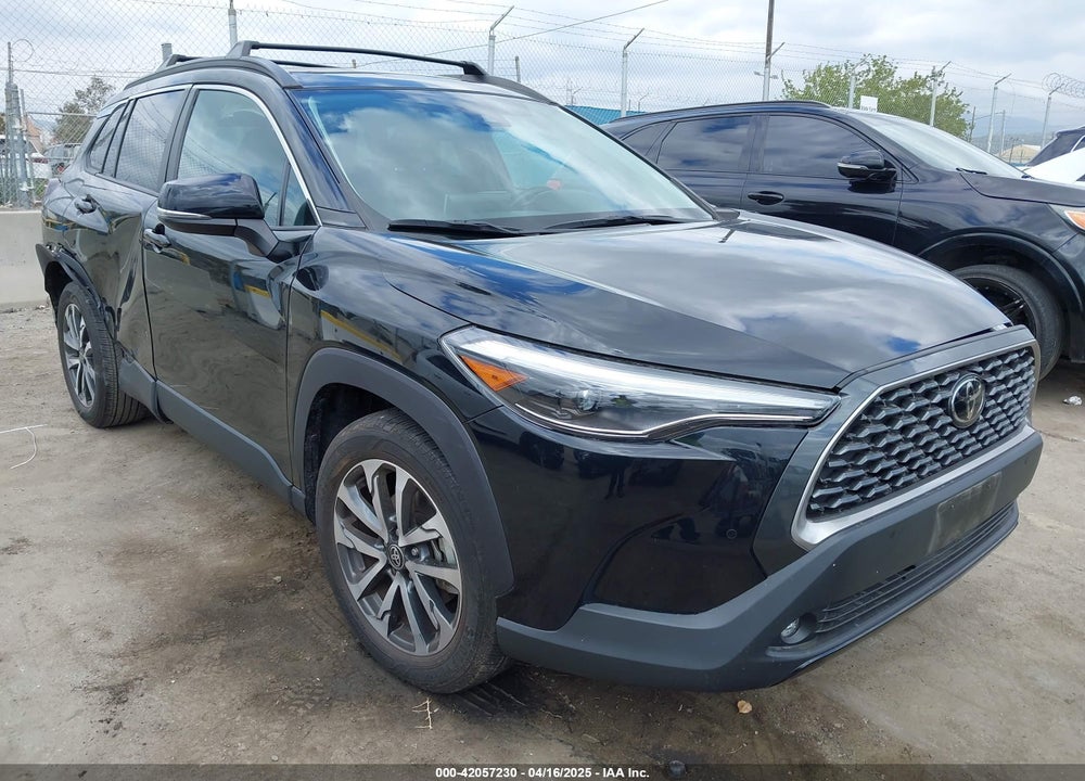 2022 TOYOTA COROLLA CROSS XLE VIN: 7MUDAABG6NV030600