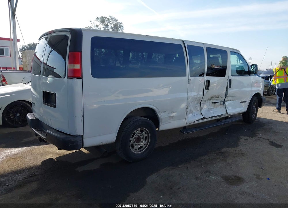 2006 CHEVROLET EXPRESS G3500 VIN: 1GAHG39U861269171