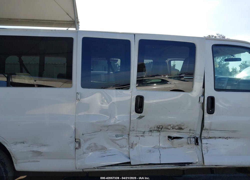 2006 CHEVROLET EXPRESS G3500 VIN: 1GAHG39U861269171