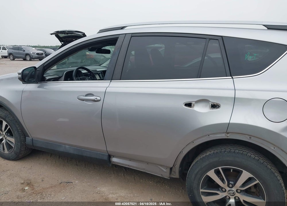 2018 TOYOTA RAV4 VIN: 2T3WFREV0JW409842