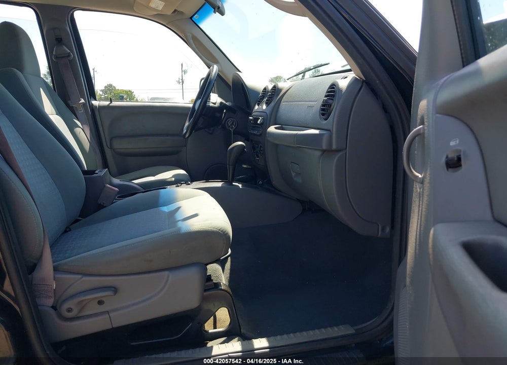 2006 JEEP LIBERTY VIN: 1J4GL48K36W248651