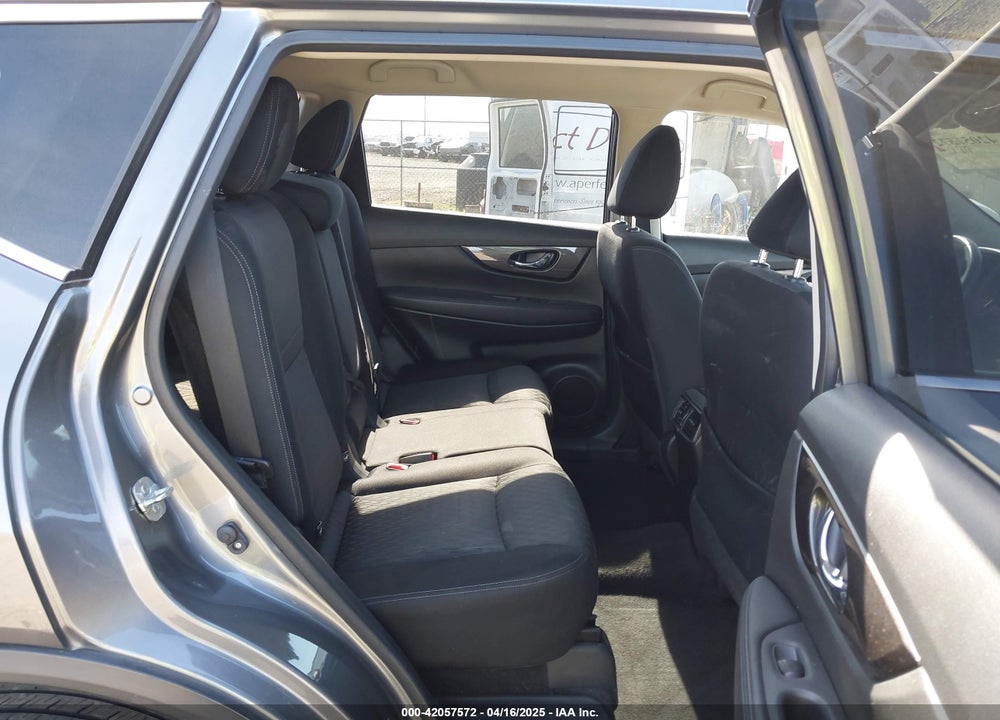 2019 NISSAN ROGUE SV VIN: JN8AT2MV9KW379811
