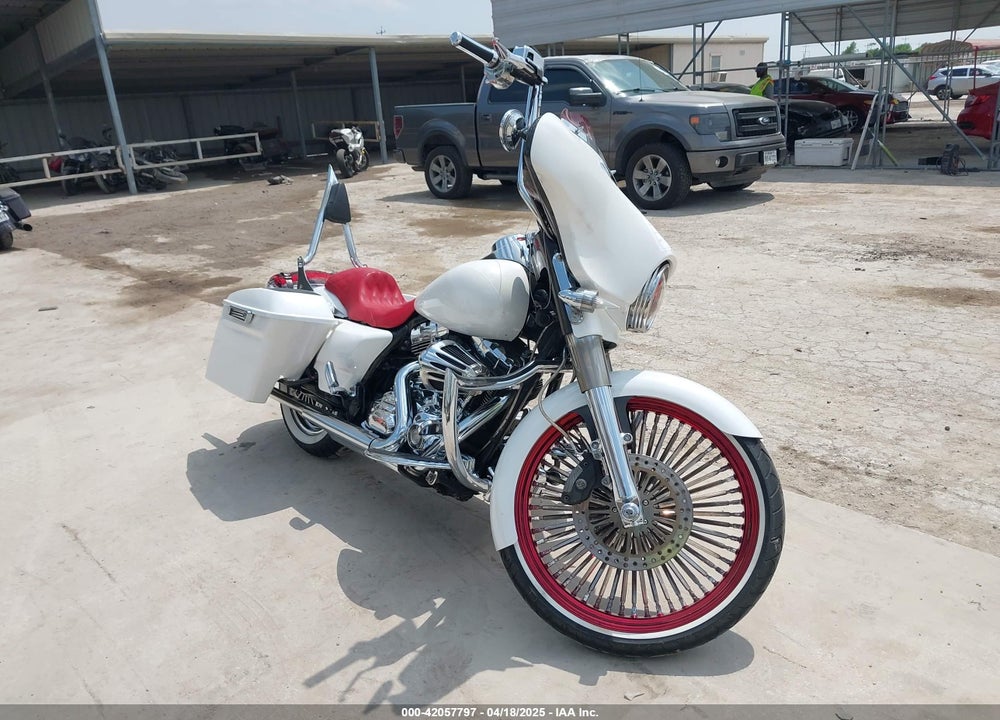 2014 HARLEY-DAVIDSON FLHXS STREET GLIDE SPECIAL VIN: 1HD1KRM18EB637914