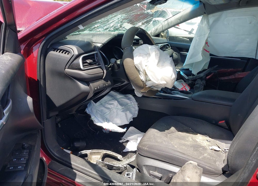 2018 TOYOTA CAMRY LE VIN: 4T1B11HK5JU527586