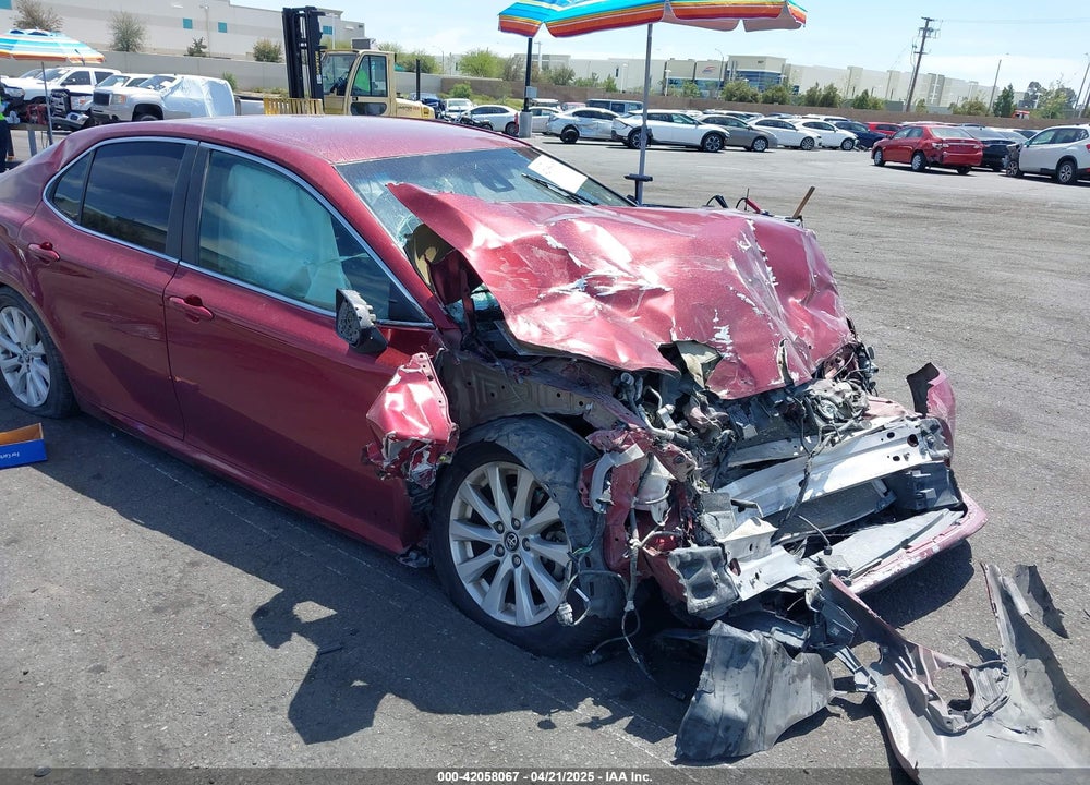 2018 TOYOTA CAMRY LE VIN: 4T1B11HK5JU527586